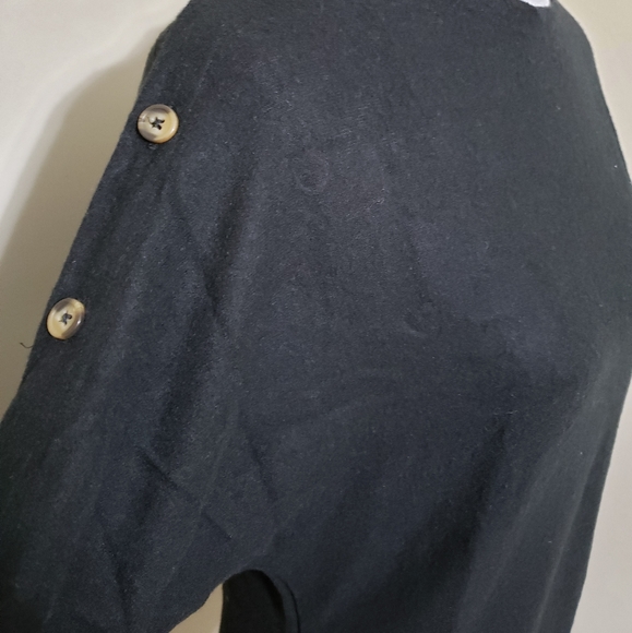 Button sleeve top - Picture 2 of 6